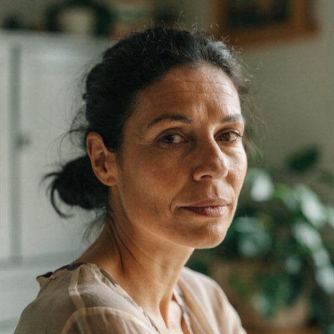 Lena R.